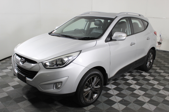 8 x Swivel Castor Wheels 40mm Polyurethane Wheels c/w Brakes.