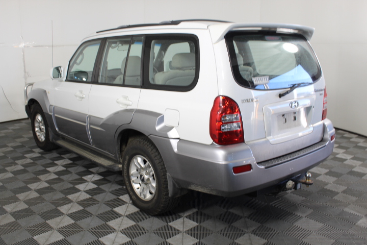 SCHLAGE F10VBEL605 Bell Passage Knob, Bright Brass.