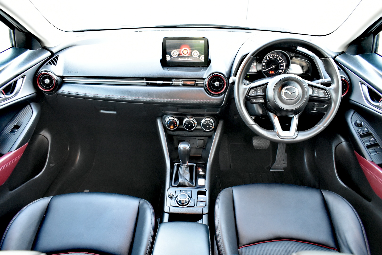 22K/ITALY Yellow bangle -(stamped 22K/ITALY)