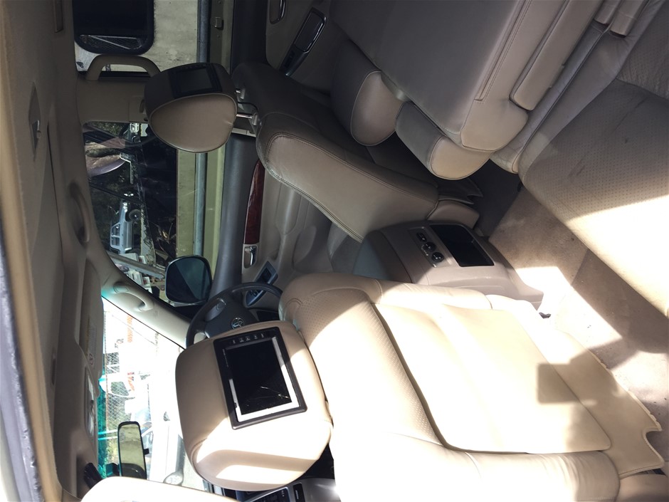 KIRKLAND SIGNATURES Black Crystal Smoke Grey Polarized Sunglasses.  Buyers