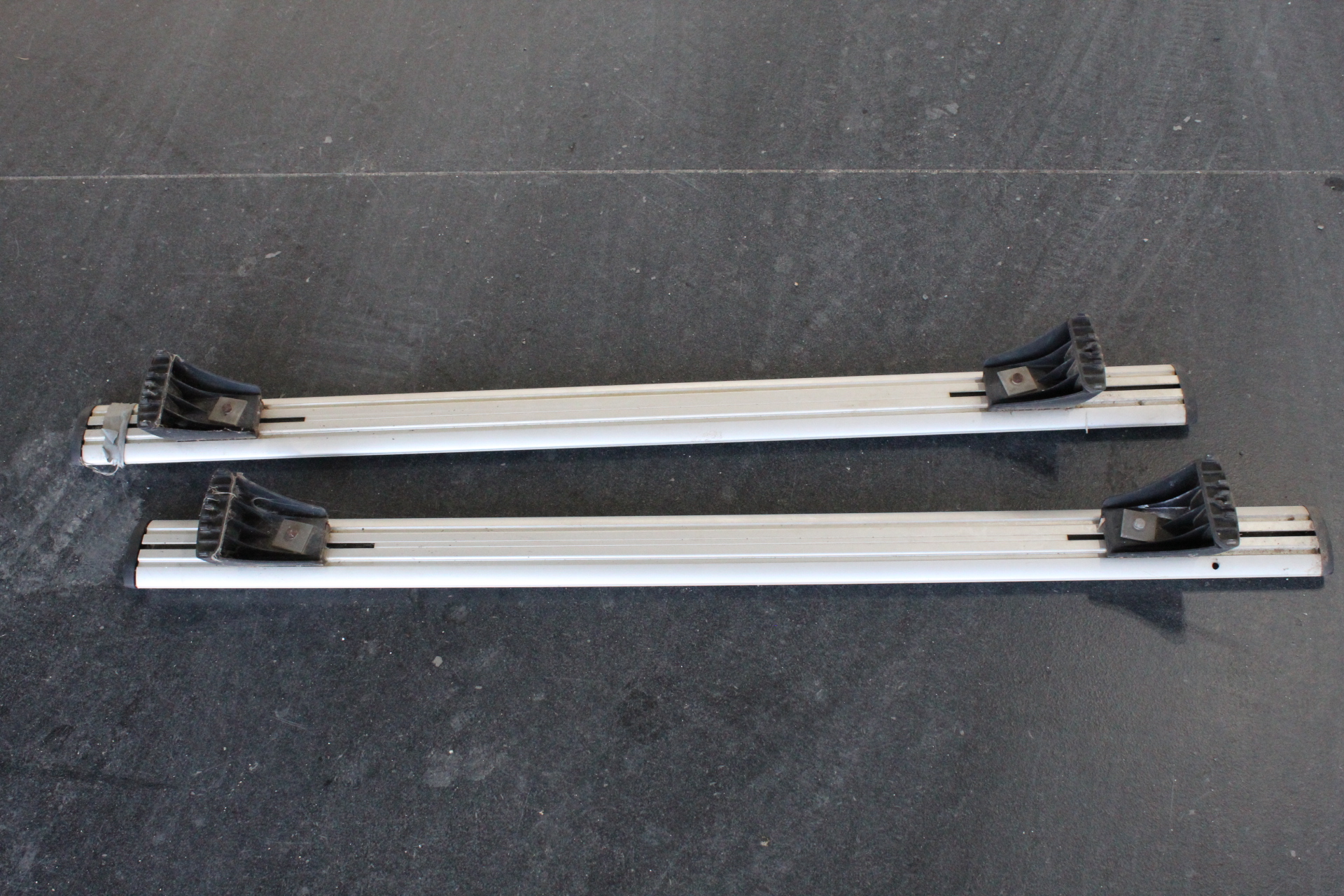 Wolf Blass Red Label Pinot Grigio (6x 750mL).