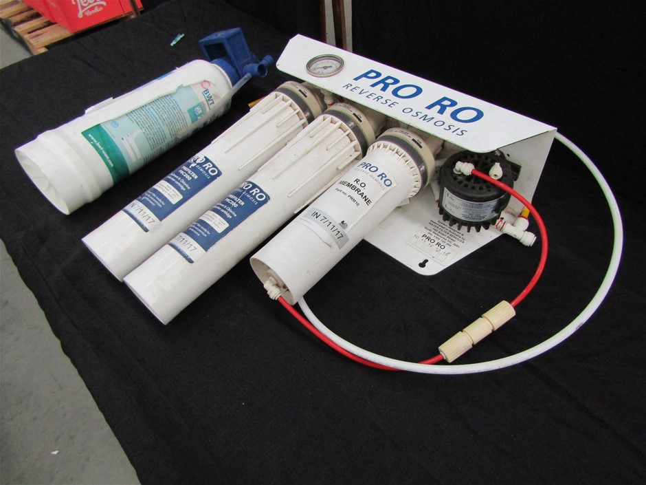 Unused 2025 Landhonor 10.5 Ft Telescoping Ladder LHR-TL11