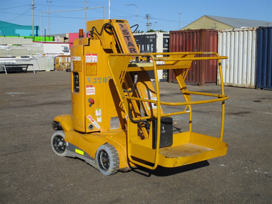 <p>Elumatec Table Saw</p>