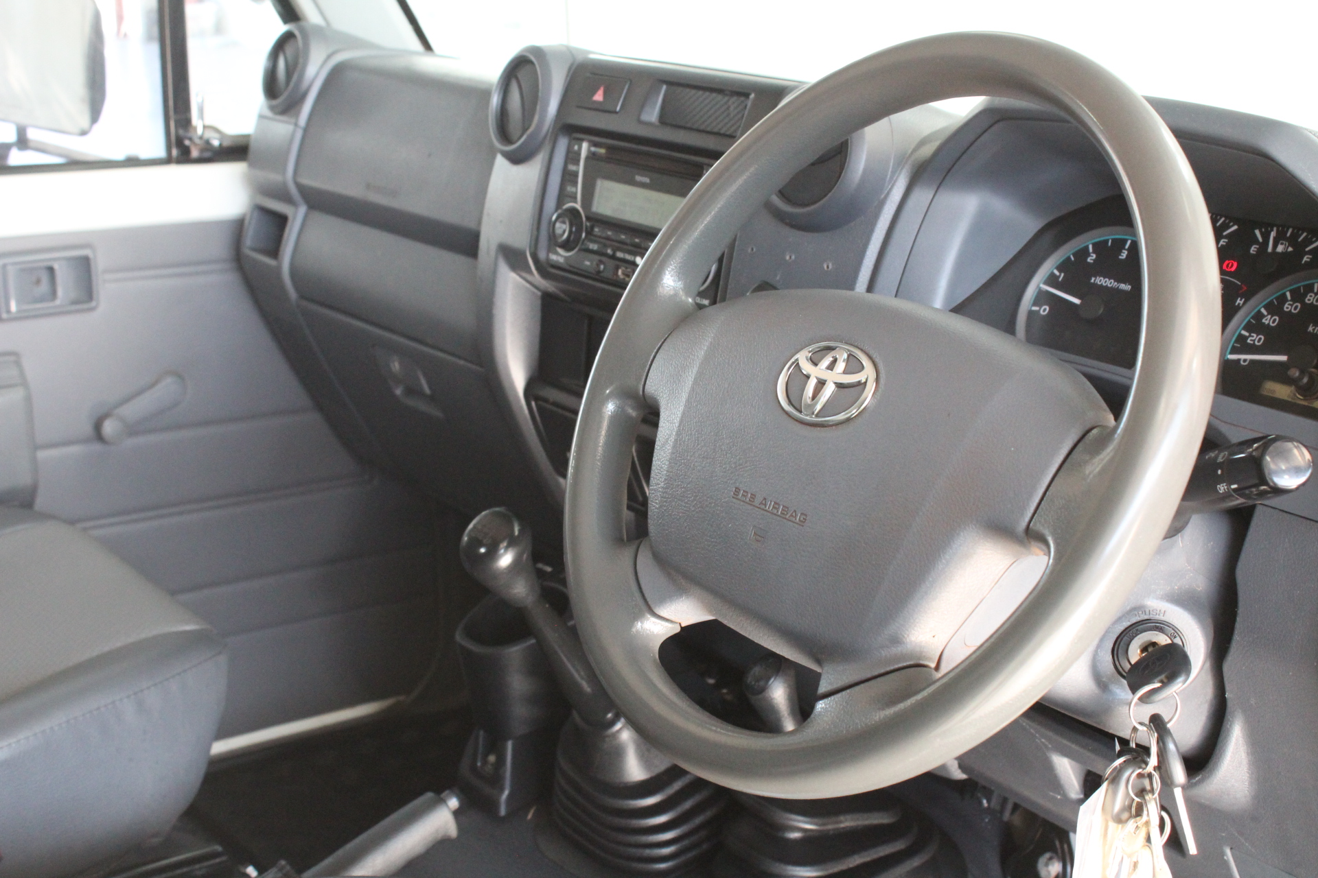 Waterproof  Watch Barrel Shaped Transparent Quartz Watch Popular