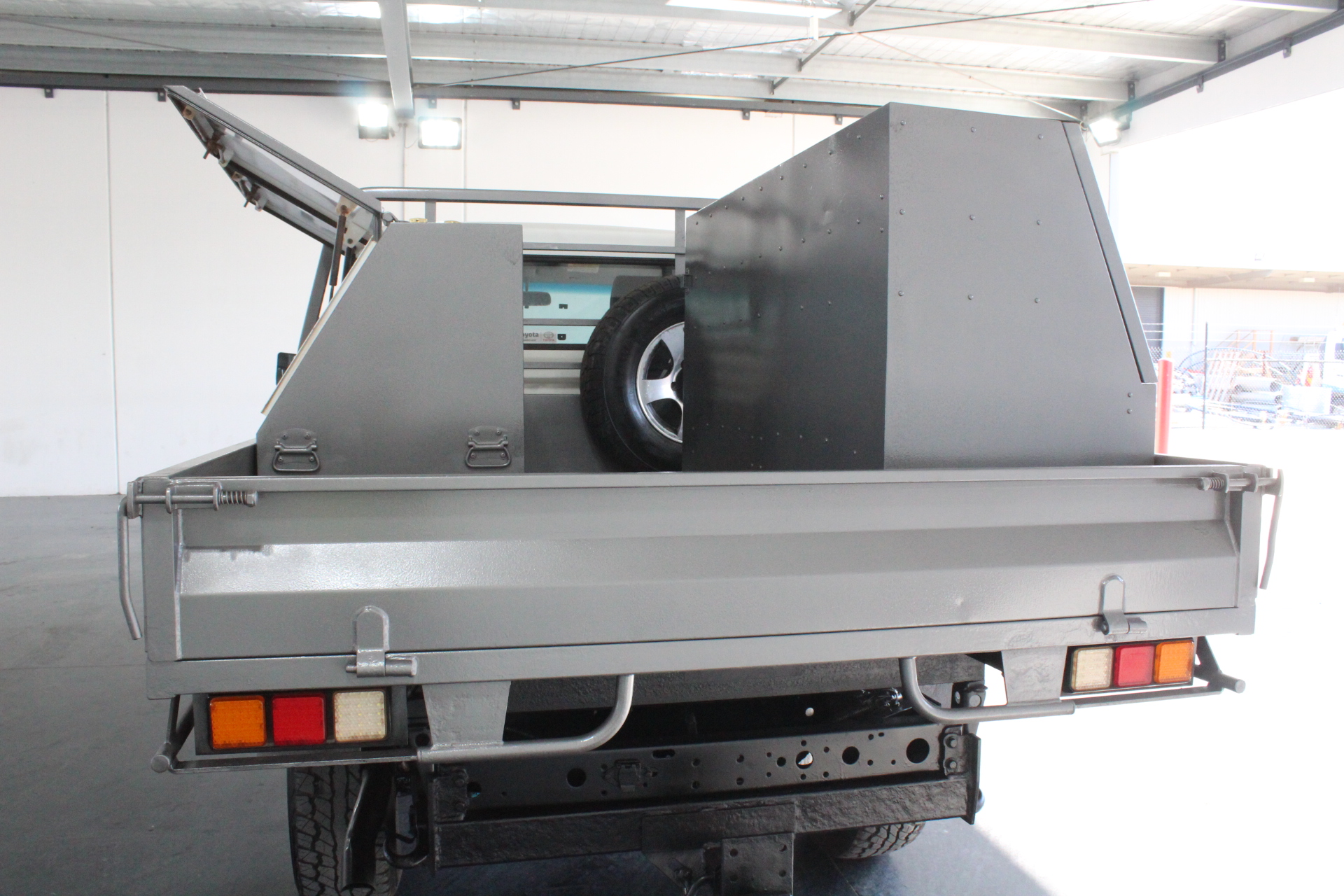 2 Carat round 2 white diamond each CVD Uncertified