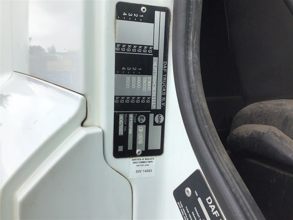 <p>Don Vassie Rifle Decanter Set. </p>