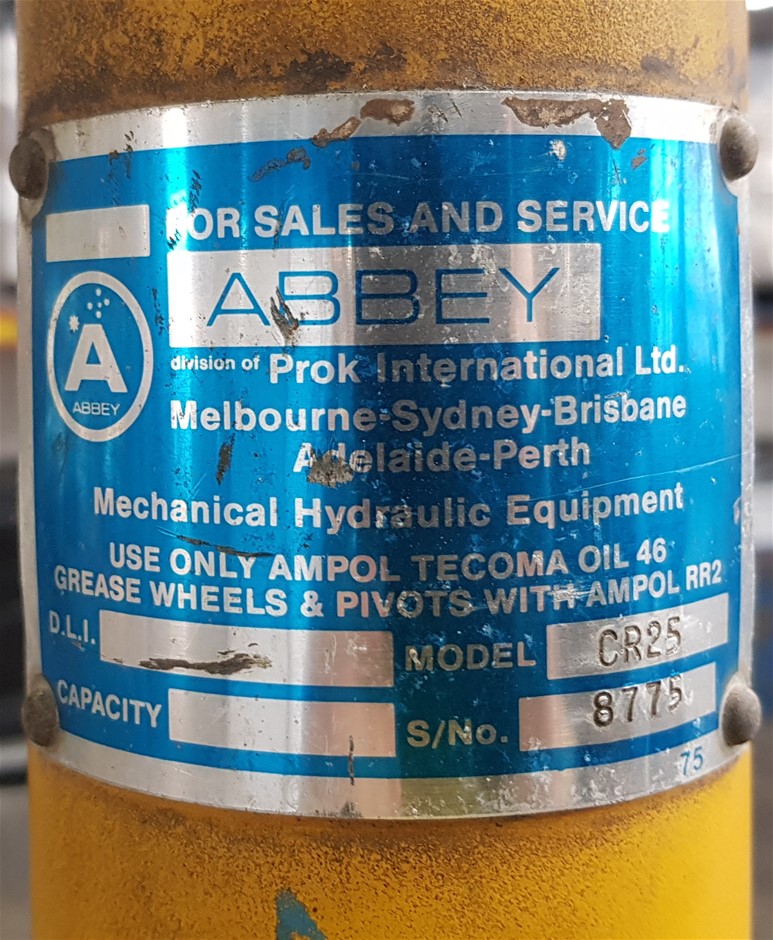 Bulk items, gold diamonds, silver coins