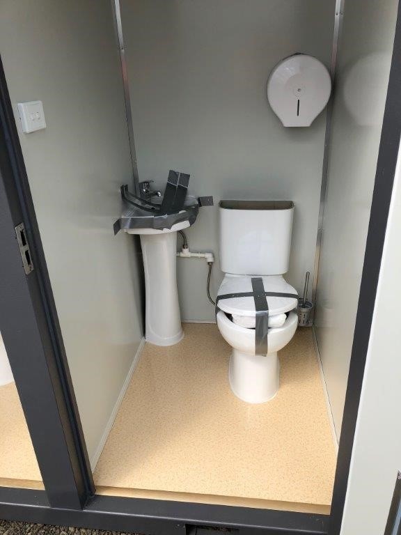 1/100 Scottdale gold bar unc