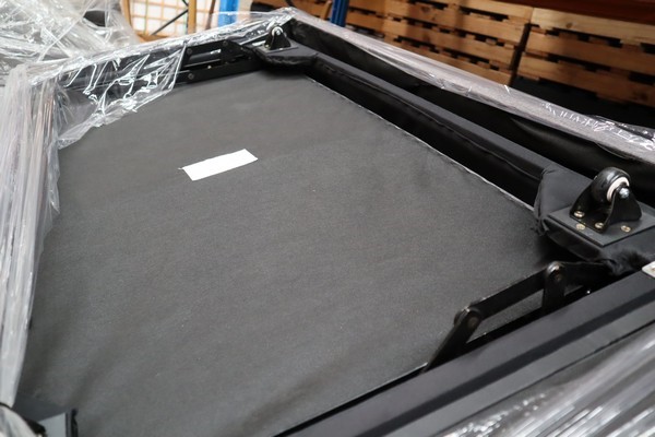 SHEAFFER Prelude Black Lacquer w/Horizontal Line Engraving and Fine Nib Fou