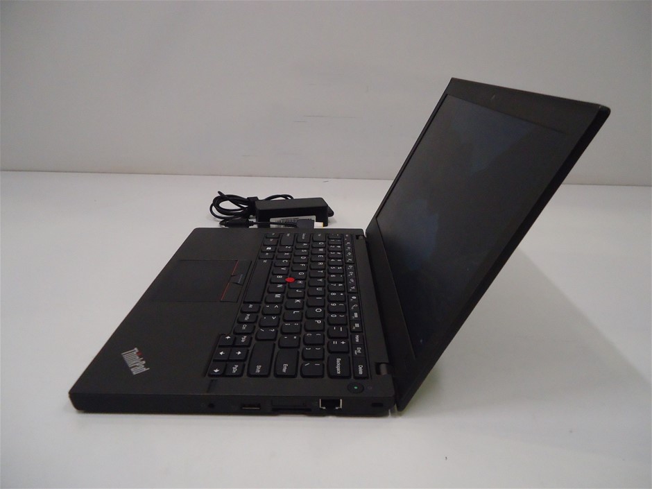 2.47 Carats Cornflower Tanzanite