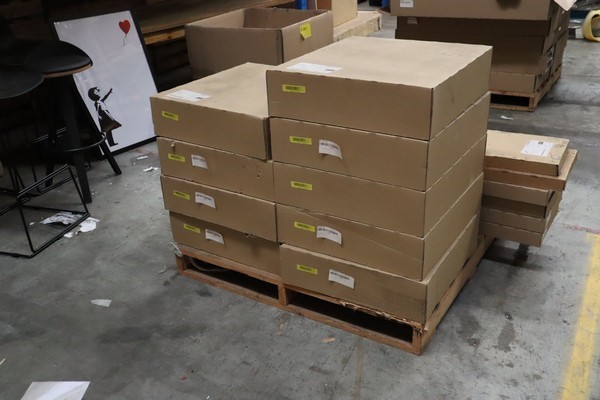 Little Giant Pinot Noir (6x 750mL).