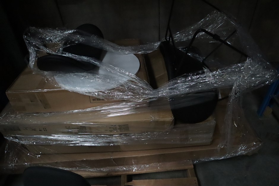 Wolf Blass Red Label Sparkling Pink Moscato NV (6x 750mL).