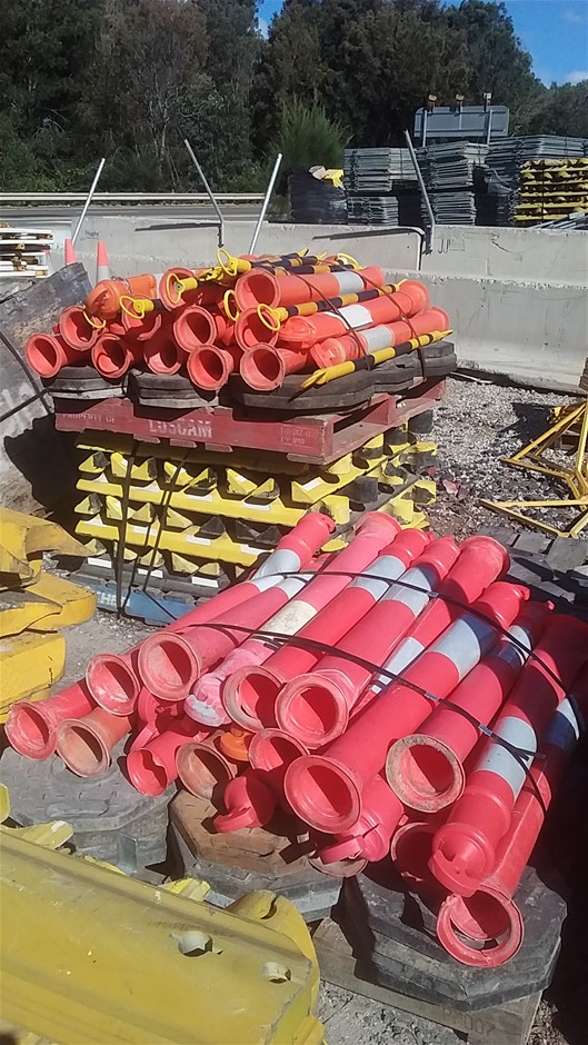 Quantity of 4 23.5-25 Earthmoving Tyres(Unused)