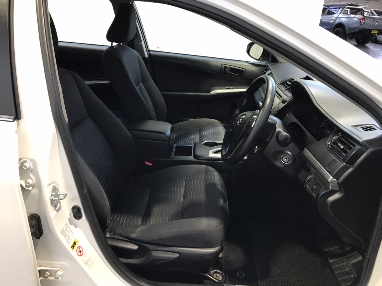 925 Sterling Silver Simulated Diamond Band Ring - Size 7