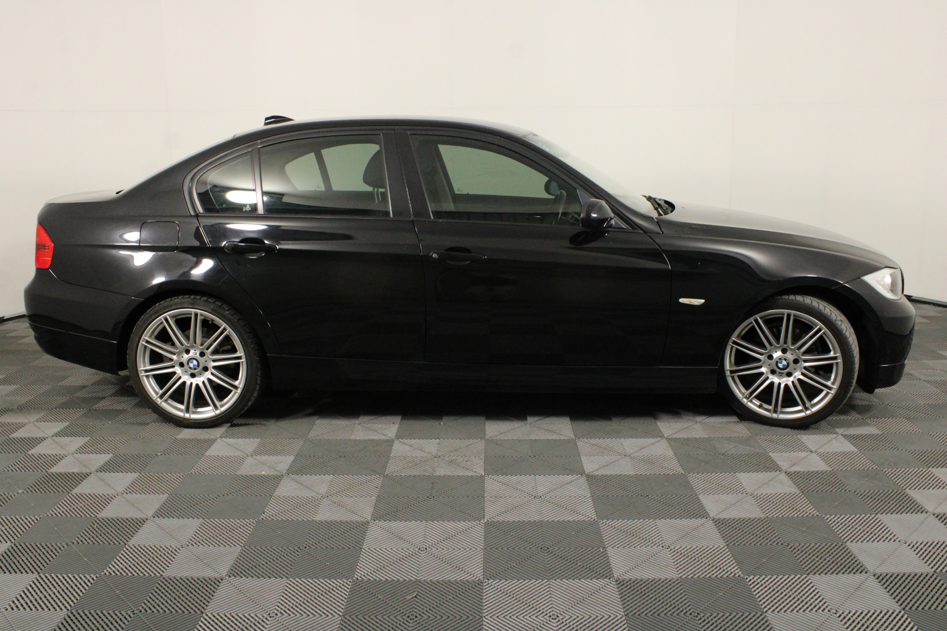 <p>Mini Loader Stump Grapple Attachment(Unused)</p>