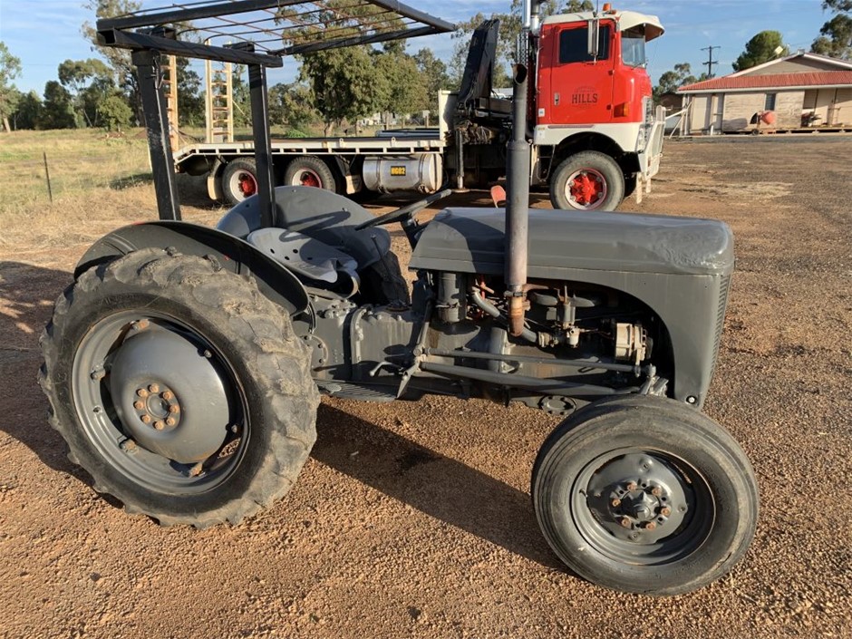 BREVILLE the Brunch Set Toaster & Kettle (Matte Black), LKT822MTB. NB: Has