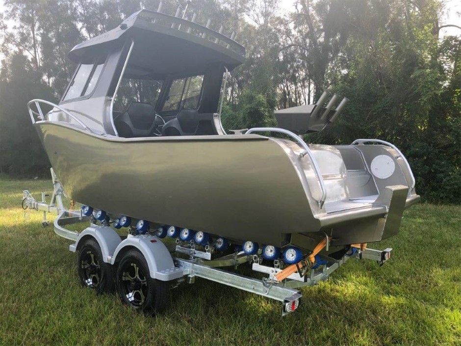 Turquoise Gemstone with Blister Pearl Charm Bracelet