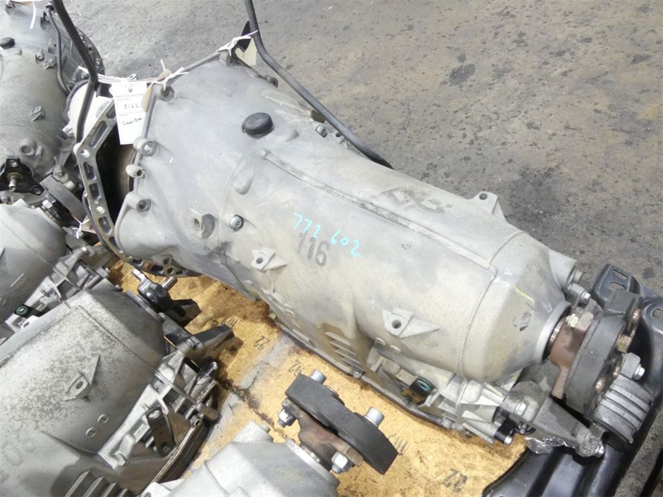 BRAUN TexStyle 5 Steam Iron With Freeglide 3D Technology.