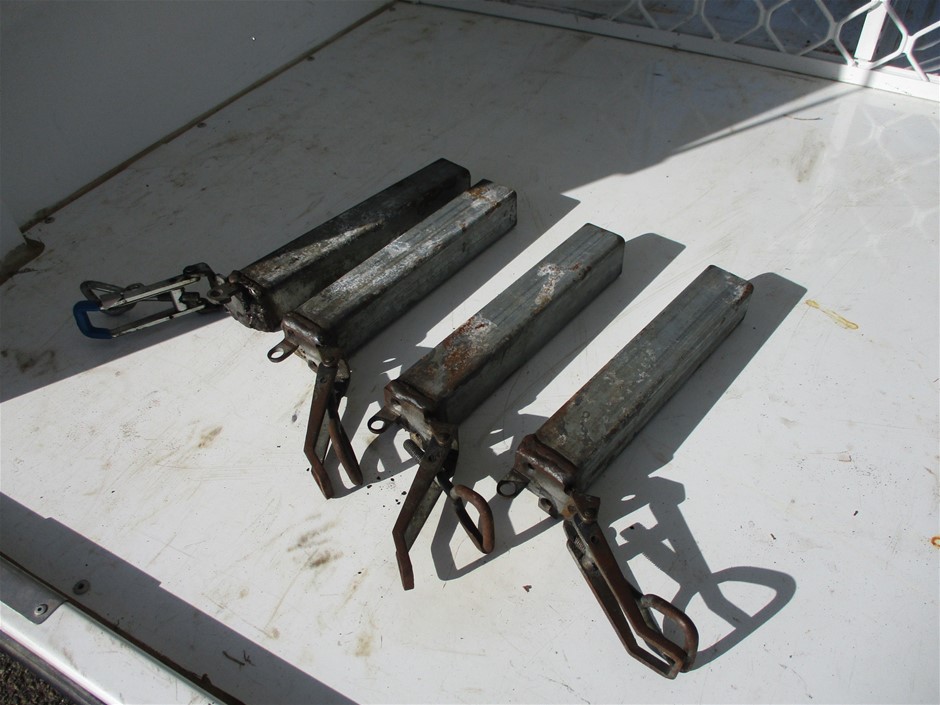 Elephant in the Room Buttery Chardonnay (6x 750mL).