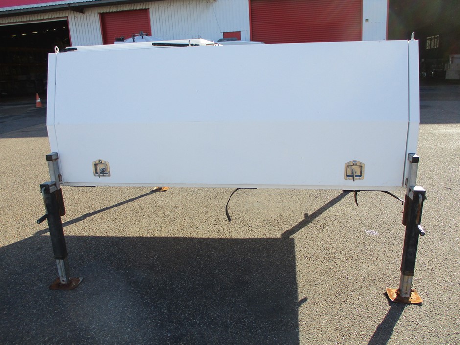 Wolf Blass Red Label Shiraz (6x 750mL), SEA.