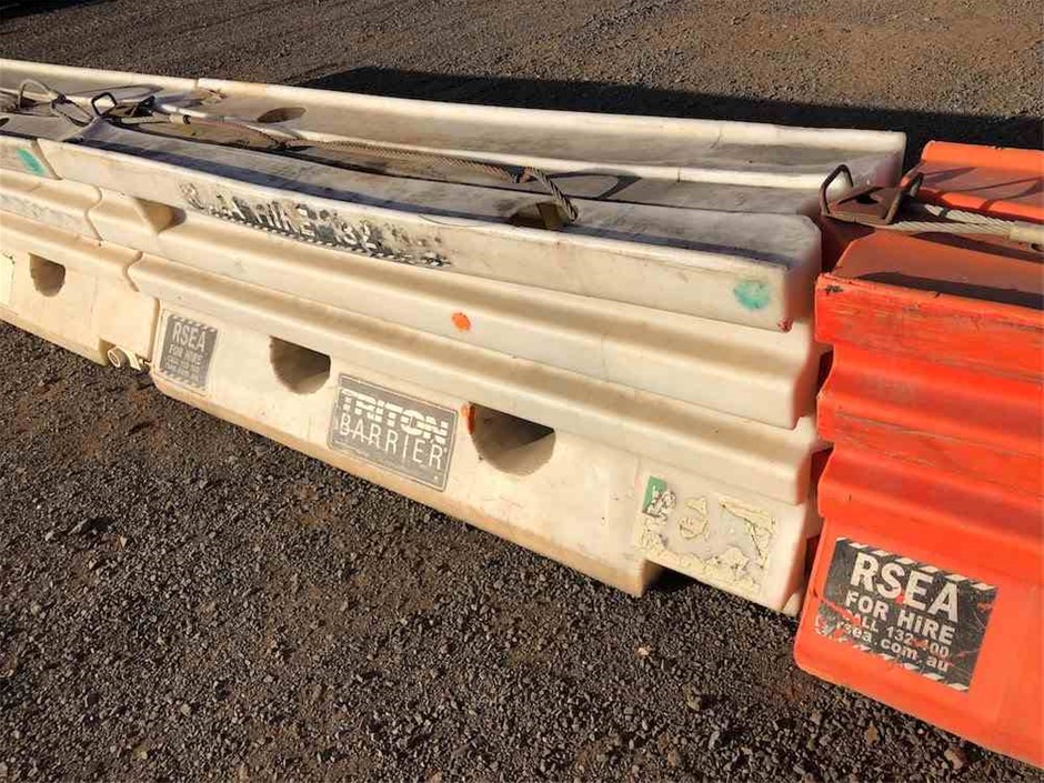 Scottsdale Gold 1/100oz 9999 Goldx 2, 1g Silver Bars x 2, 1g mint bar x 2