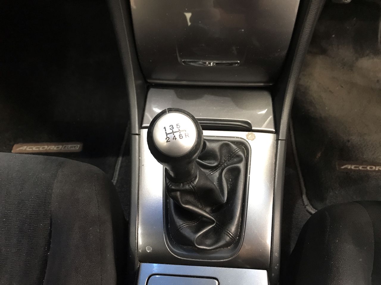 St Huberts The Stag Pinot Grigio (6x 750mL).