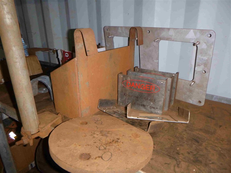 Stainless Steel Initial 'U' Bracelet with Simulated Diamonds - Yellow