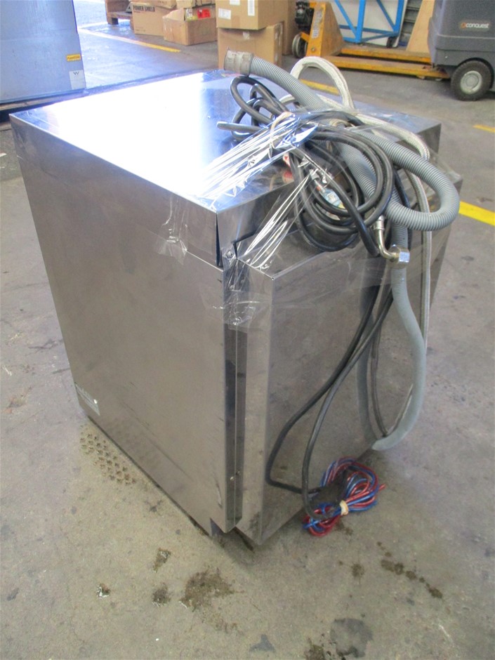 Designer Floral Necklace in Gold