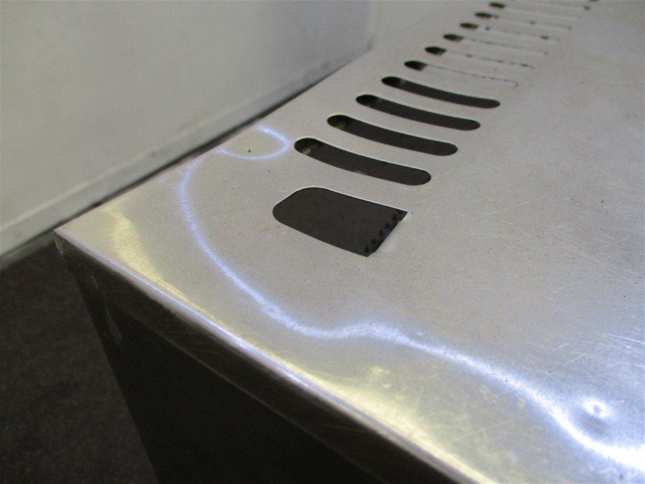 Stunning 18ct Heavy Yellow Gold Plated Simulated Diamond Drop Pendant