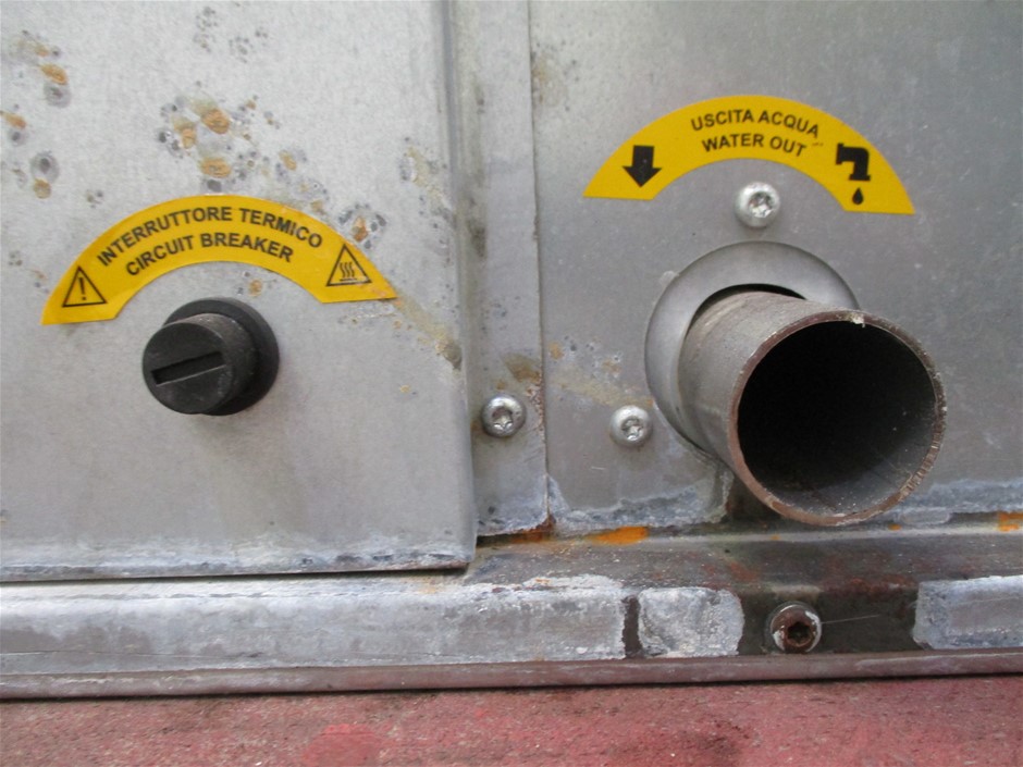 RIP CURL Brand Logo Beach Towel, D (Appox): L160 x W80cm, Black. RRP: $69.9