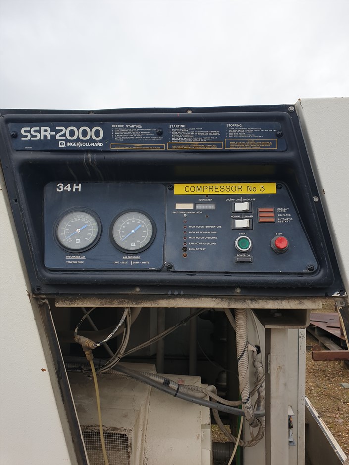 RIP CURL Men's Fade Out UV Long Sleeves Rash Vest, Size XL, Black / White.