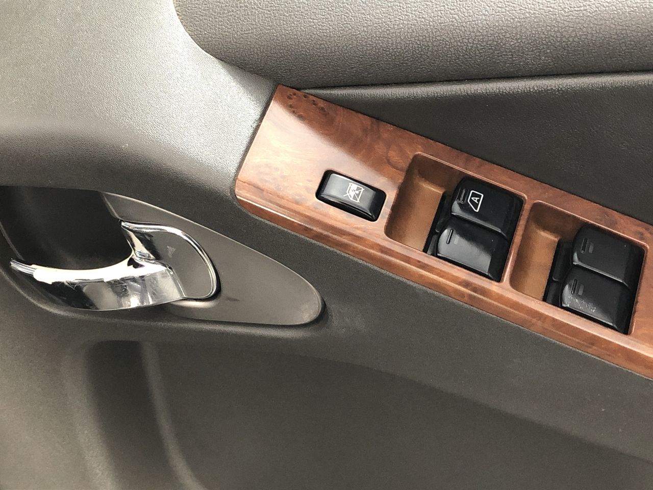 1/100 Scottdale x 2, 1 gram Valcumbi silver bars x 2 & 1 Kilo Copper Bar