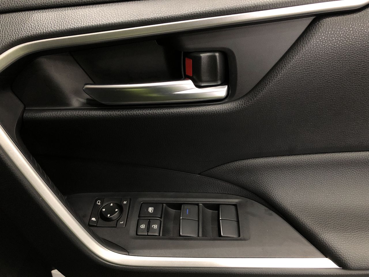 Men's Quartz Watch, with Simulated Diamonds & Multifunctional Dial