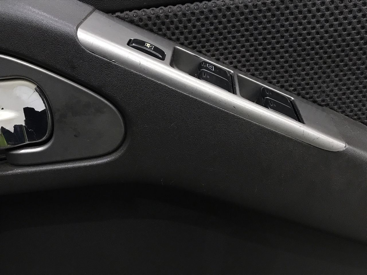 1 OZ 2011 Koala/Australia Coin Finished in 999 Fine Silver in Capsule