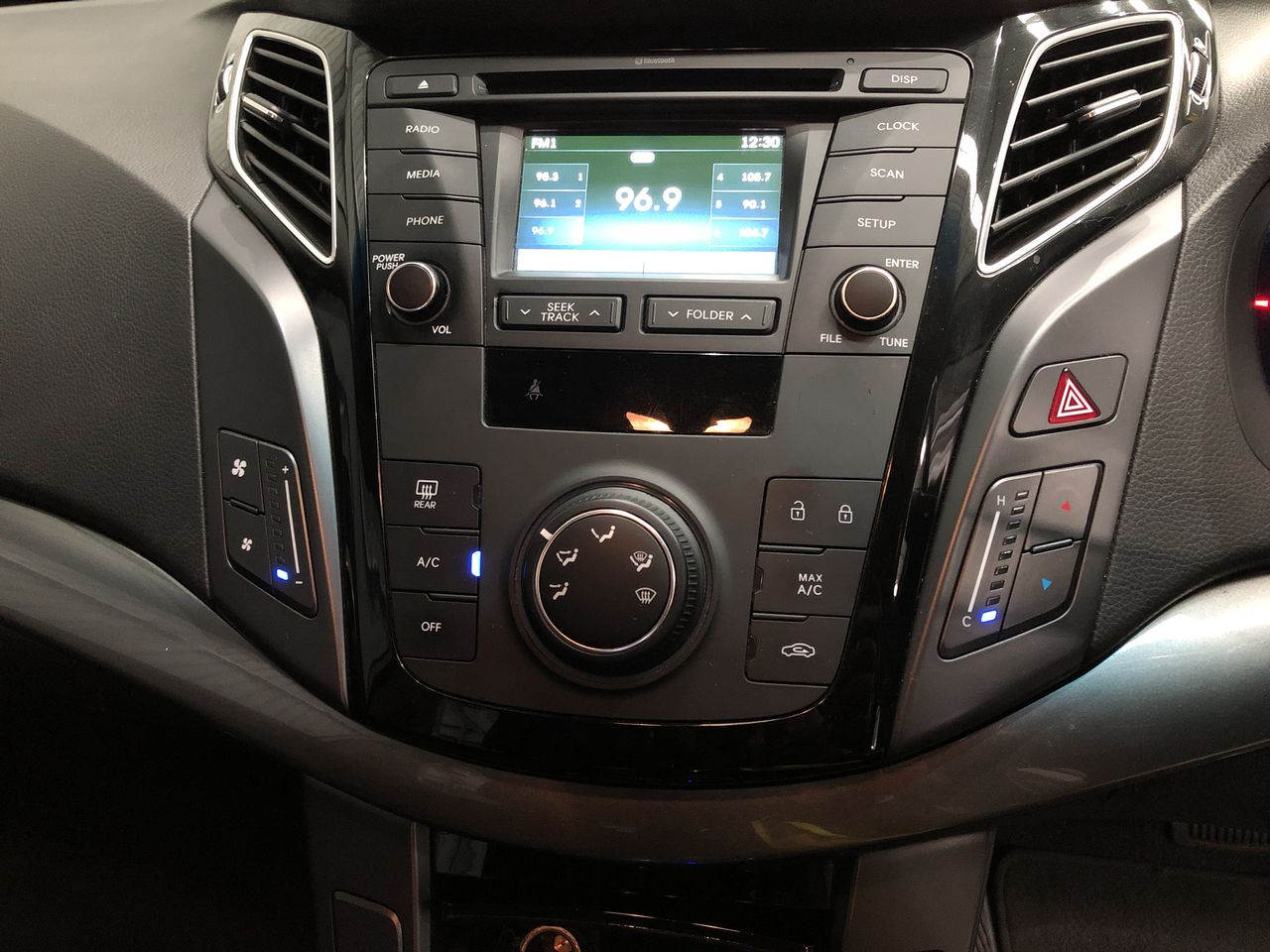 One Kilo of Australia KGV/King George VI/Queen Elizabeth Mix Date