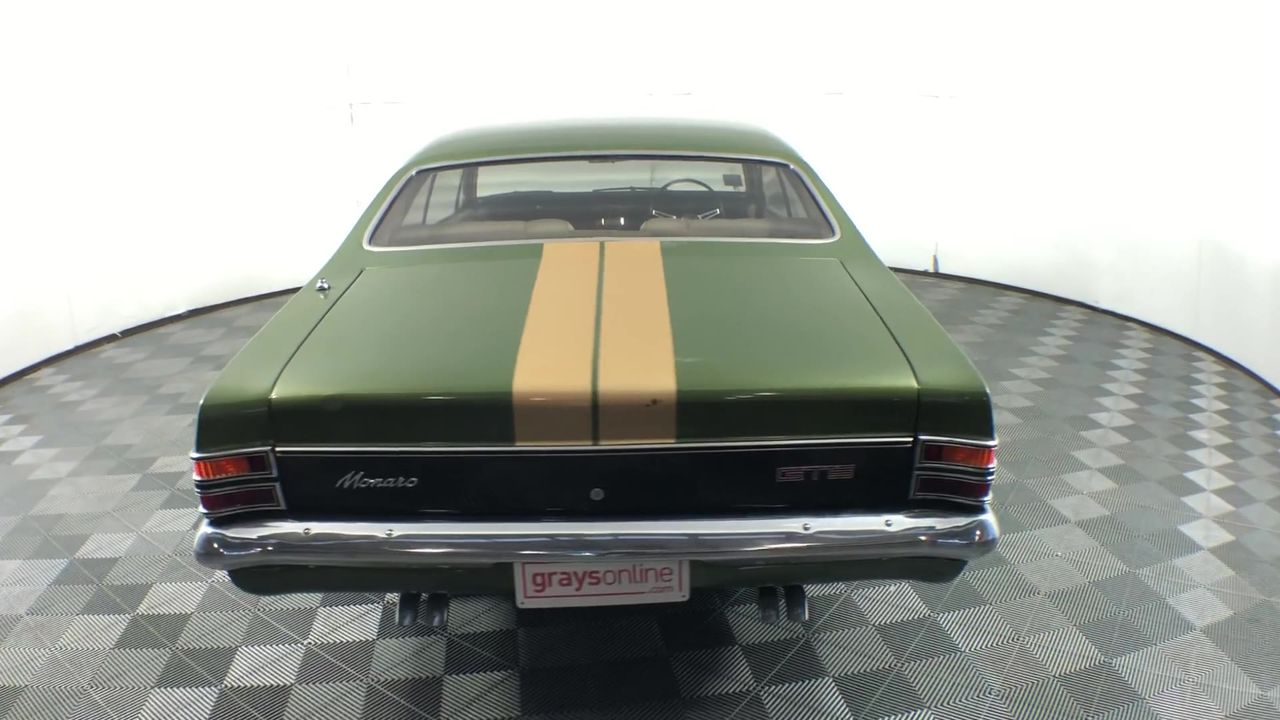 <p>2008 Isuzu  FRR 600 Long 4 x 2 Pantech Truck</p>