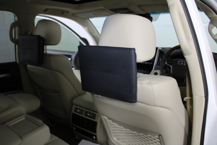 Canon UC100E + Sharp VL-C7950X + Panasonic NV-M40 and NV-MC30  (Lot of 5)