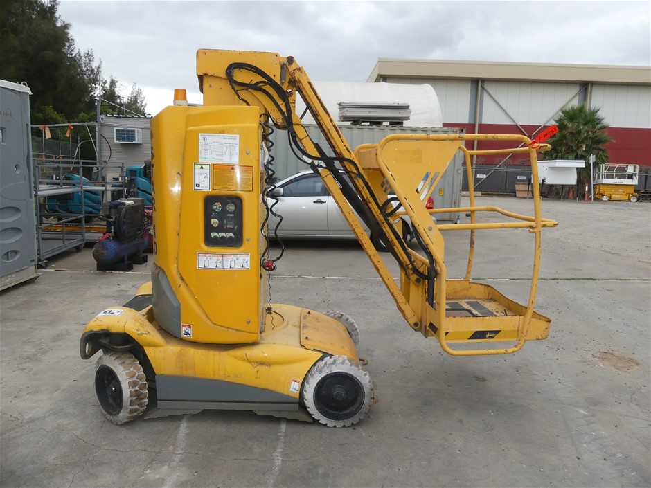 VORNADO Air Circulator 660 Large Air Circulator, Black, 4 Speed Settings.