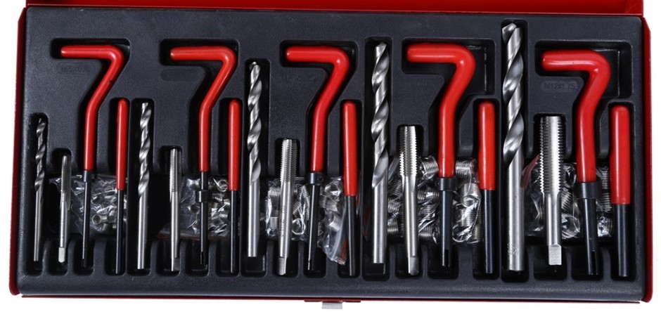 WAHL Haircutting Home Kit 30 Pieces, 3026404. NB: Minor Used.