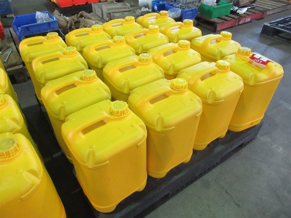 StarTech MDPVGDVHD4K Aluminum Travel A/V Adapter 3-in-1 Mini DisplayPort to