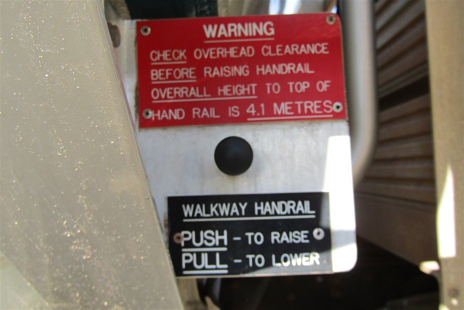 #1 9K WHITE GOLD INITIAL 'C' NECKLACE 38+5cm