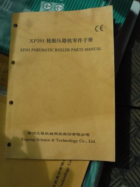 Circle of Friends Pink Moscato Slimline Cans NV (24x 250mL) Limestone Coast