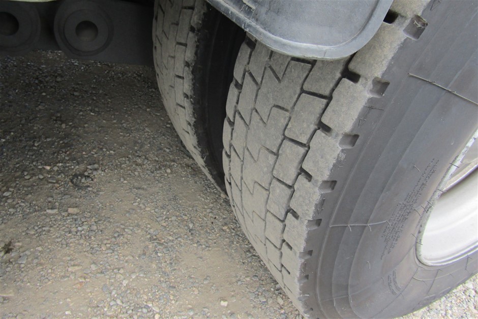 LEVI'S Women's Low Pro Straight Jean, Size 26, 100% Cotton, Right Over-Ligh