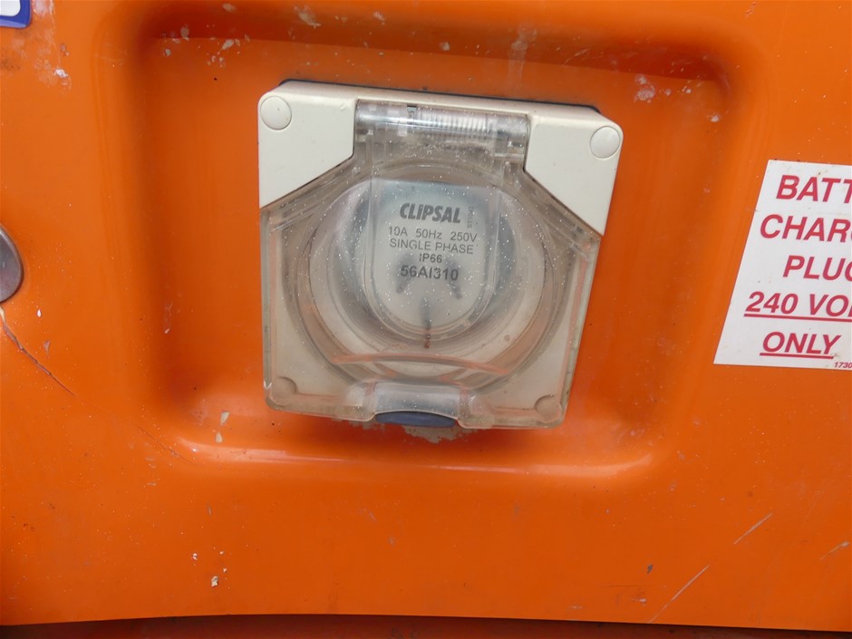 Wolf Blass Red Label Shiraz Grenache (6x 750mL), SEA.