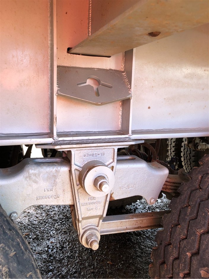 Wolf Blass Yellow Label Sauvignon Blanc  (6x 750mL).Current Vintage Release