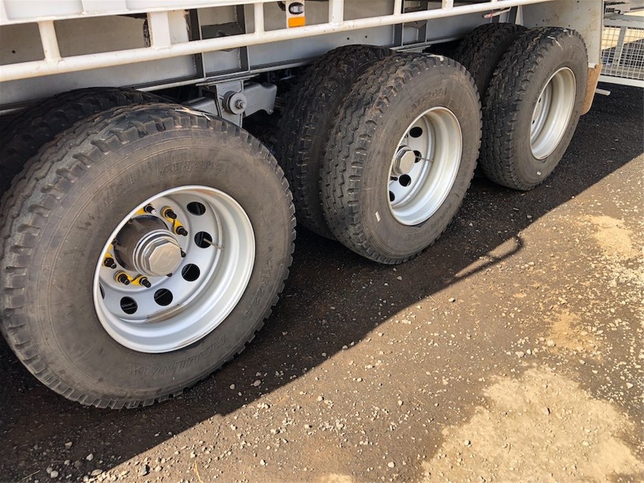 Wolf Blass Yellow Label Shiraz (6x 750mL). SA