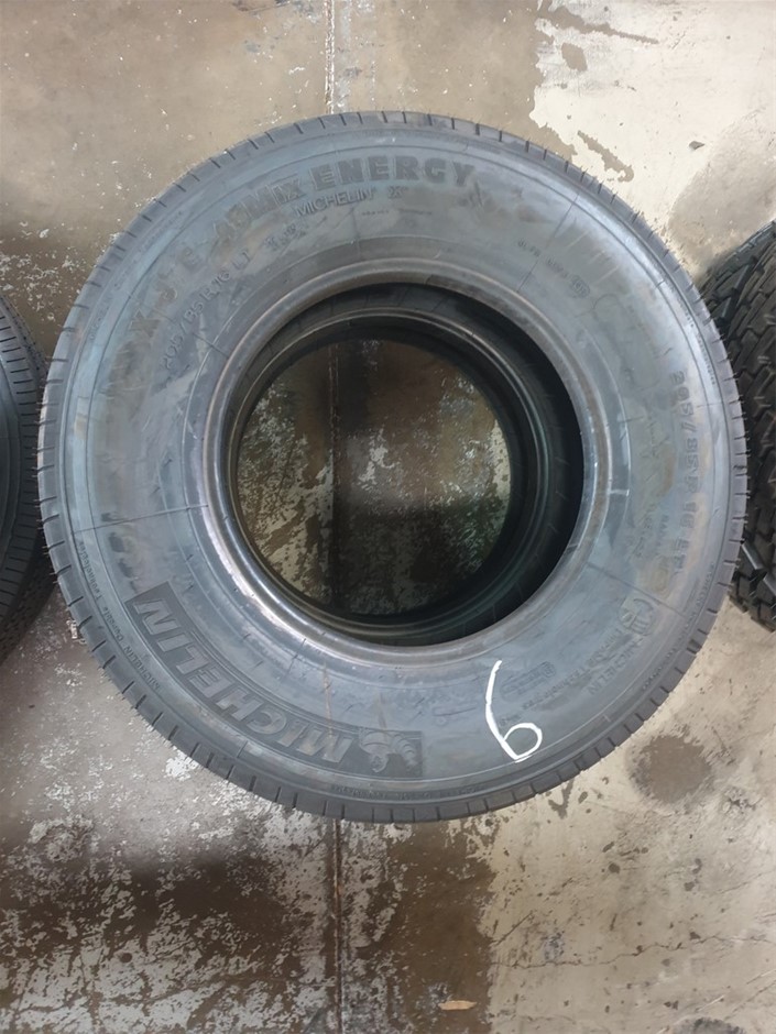 NINJA CREAMi Deluxe 11-In-1 Ice Cream Maker & Frozen Dessert Maker with 3 T