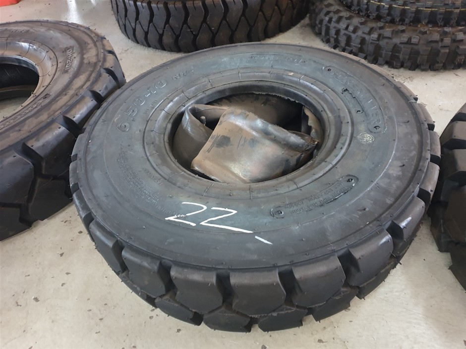 SHARK StainStriker Portable Carpet & Upholstery Cleaner, Powerful Dual-Acti