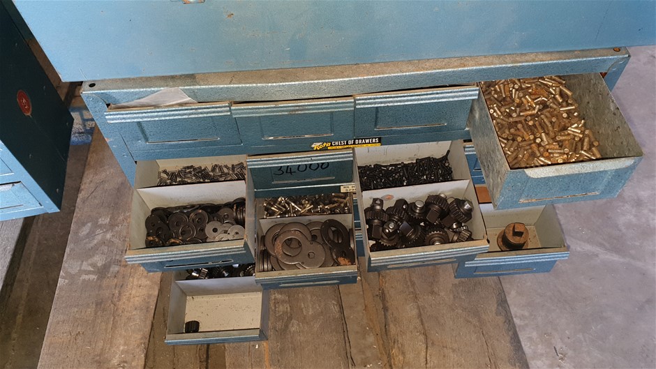 Duchesse De Paris Brut Blanc De Blancs NV (6x 750mL), France.