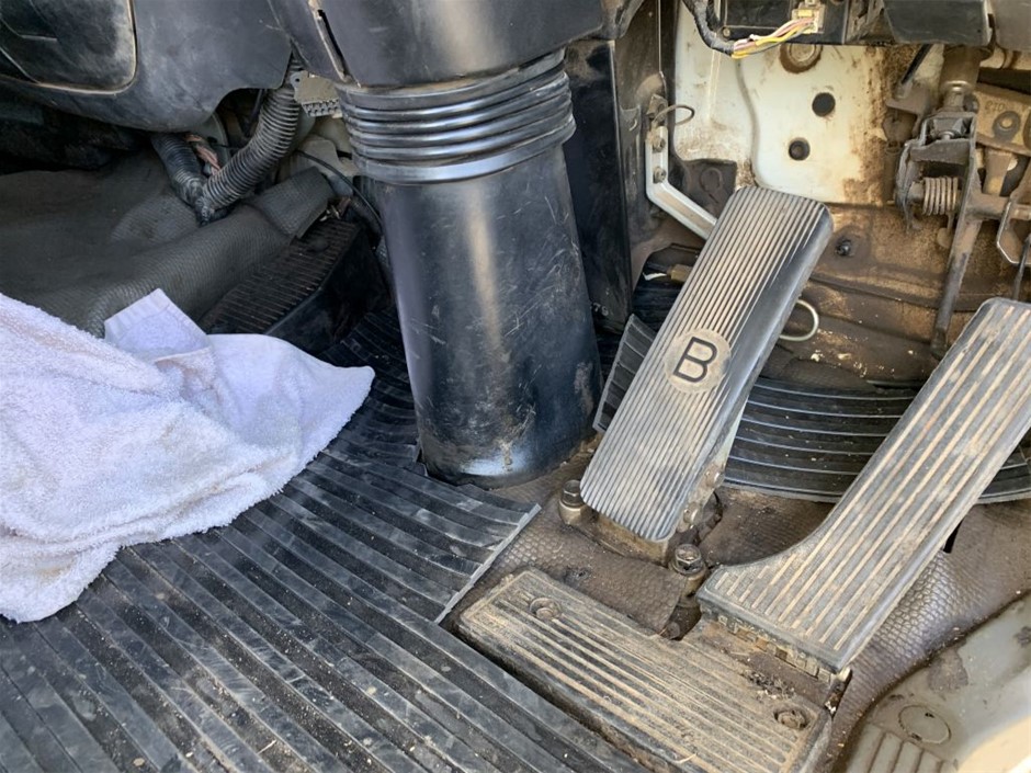 Wolf Blass Yellow Label Shiraz (6x 750mL). SA